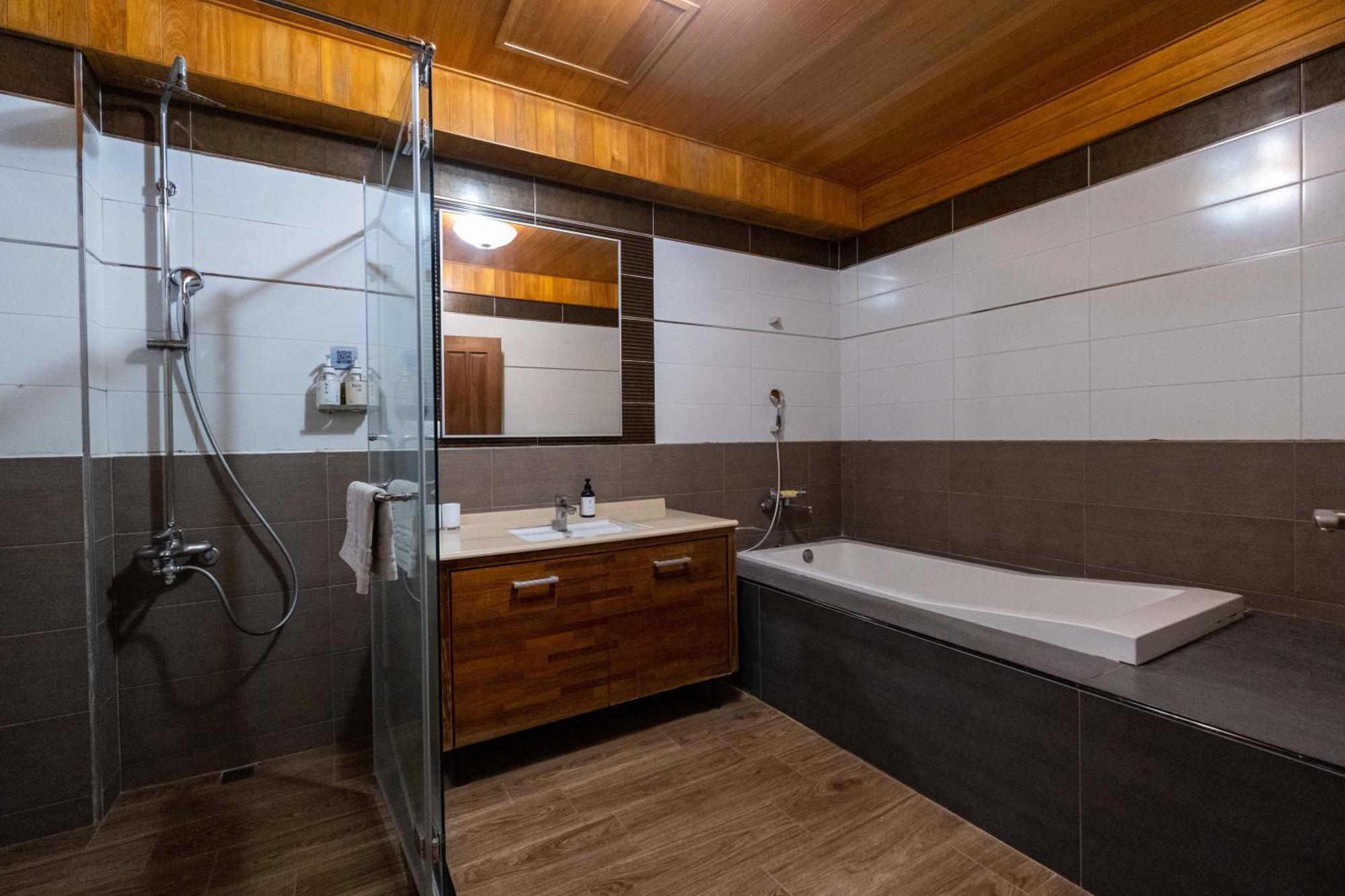 Huzi Room Tainan Exterior foto