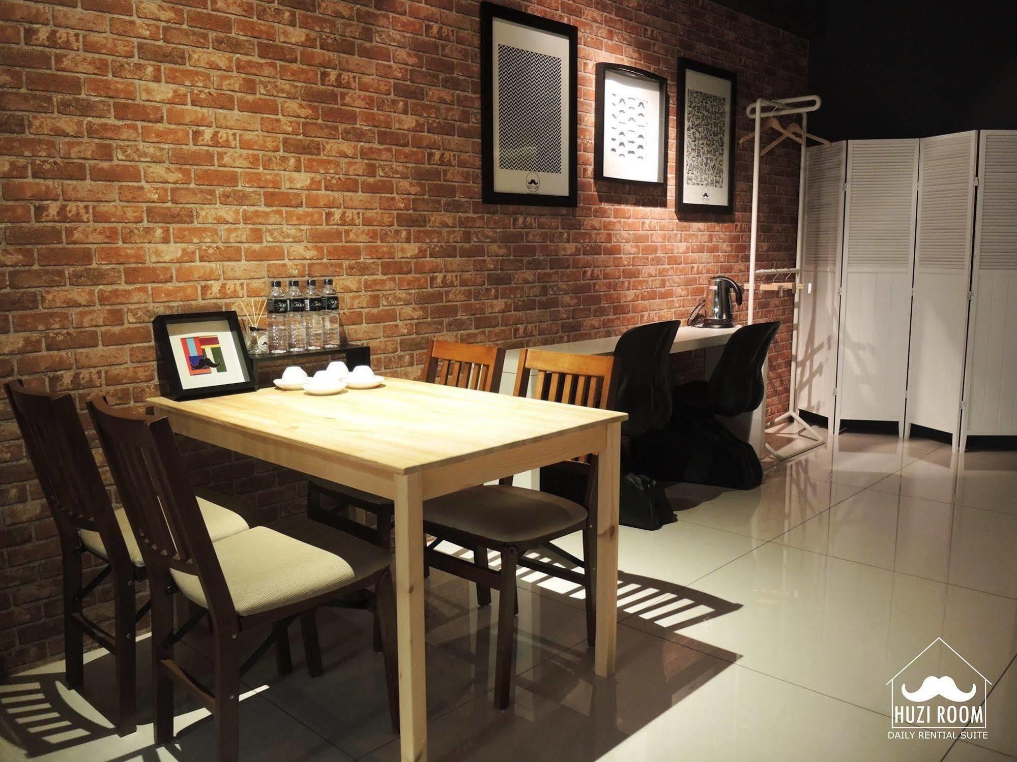 Huzi Room Tainan Exterior foto
